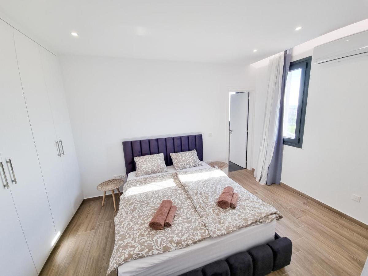 Lucky Strike Apartment Paralimni Exterior foto